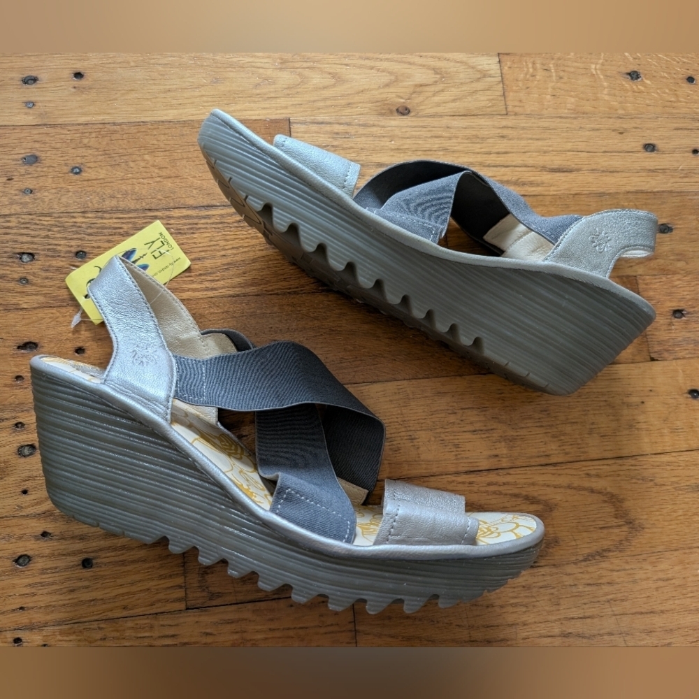 NWT Fly London Two-Tone Elastic Strap Sandals - Picture 2 of 6